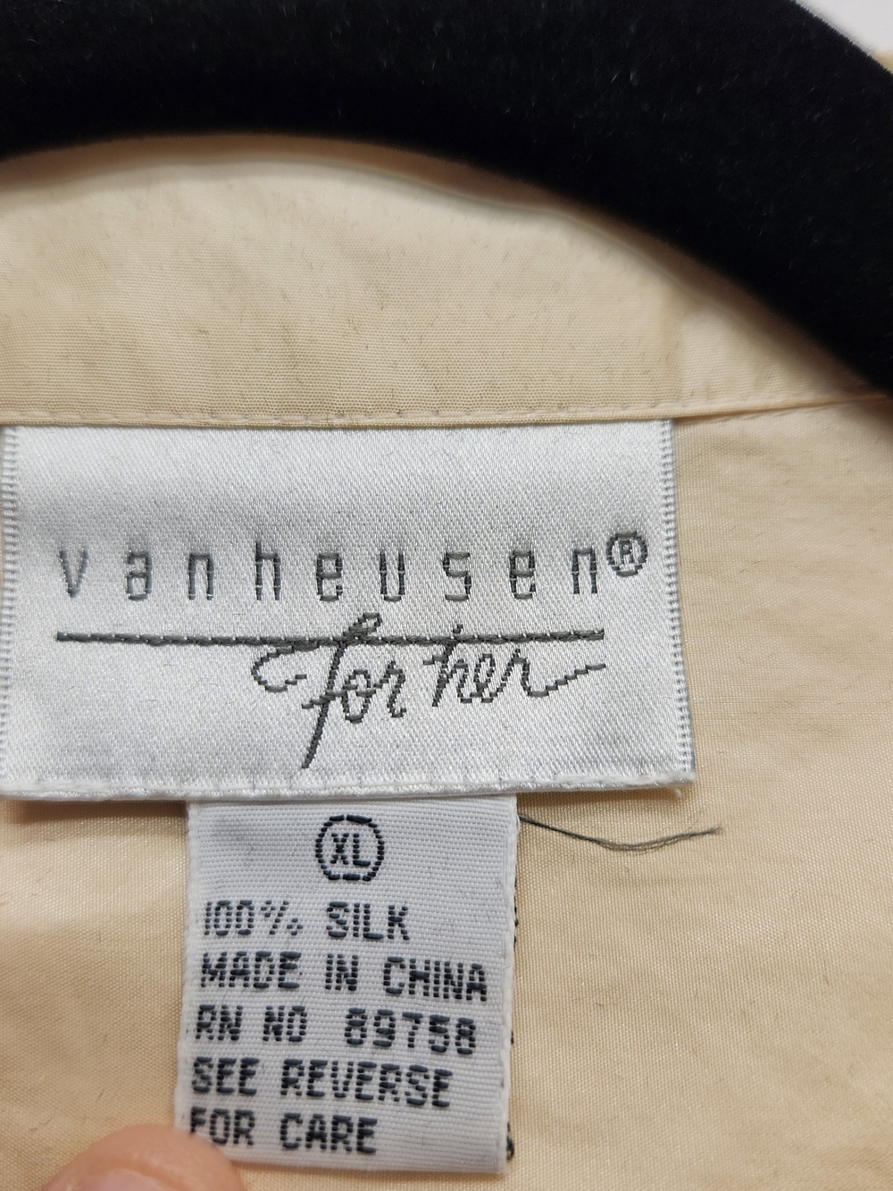 ⭐️Vintage Van Heusen For Her Cream 100% Silk Button Down Blouse XL Old Money - Picture 6 of 9